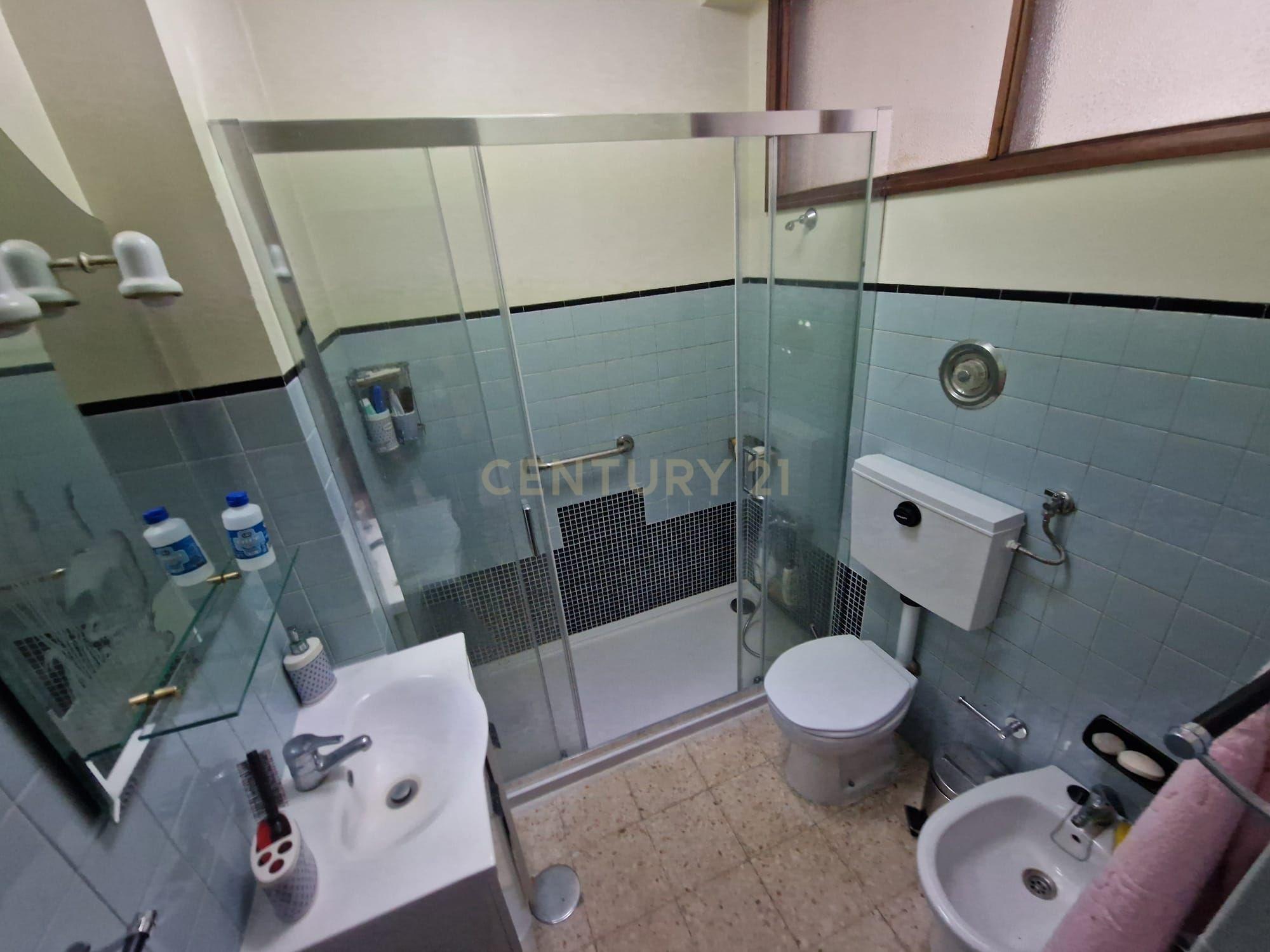 Apartamento T3 em Espinho com Vista e Proximidade à Praia - Image 11
